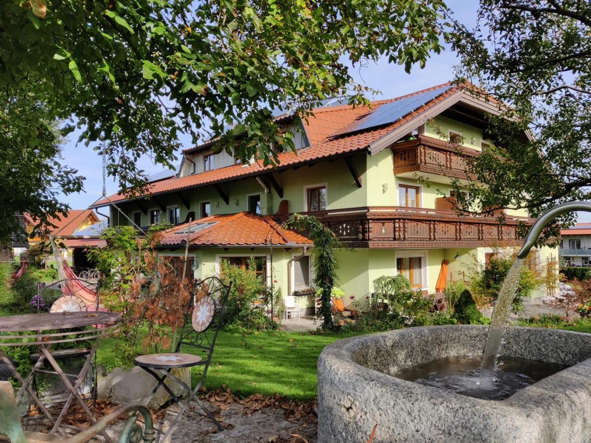 Pension Holzapfel Sankt Georgen im Attergau Luaran gambar