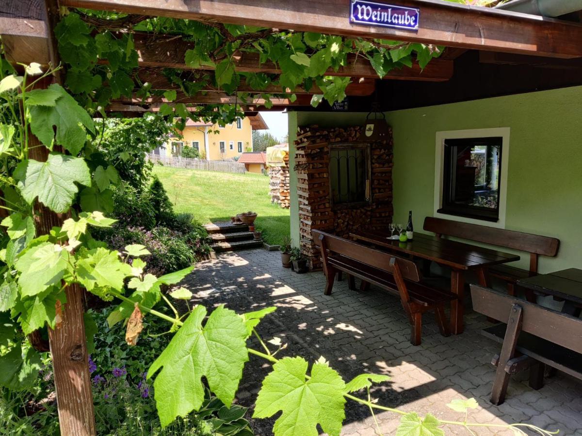 Pension Holzapfel Sankt Georgen im Attergau Luaran gambar