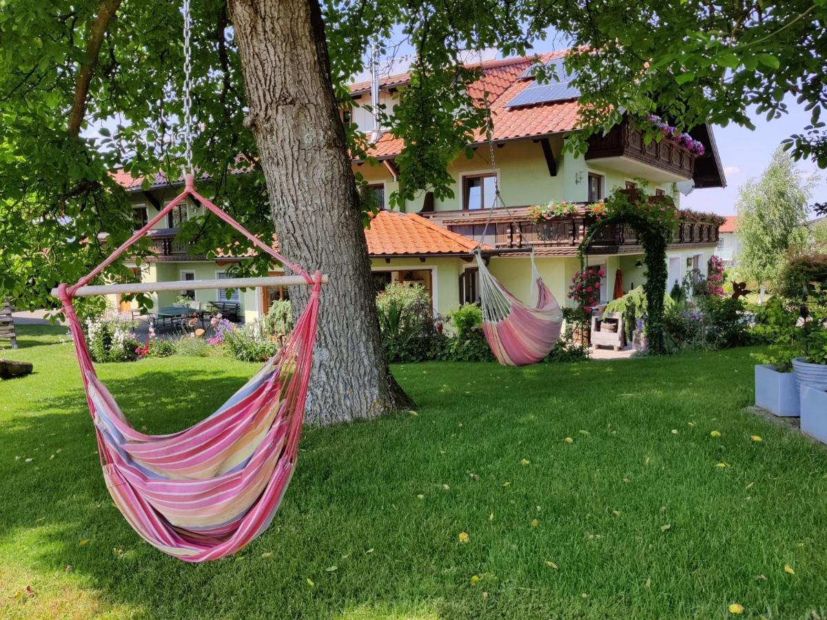 Pension Holzapfel Sankt Georgen im Attergau Luaran gambar