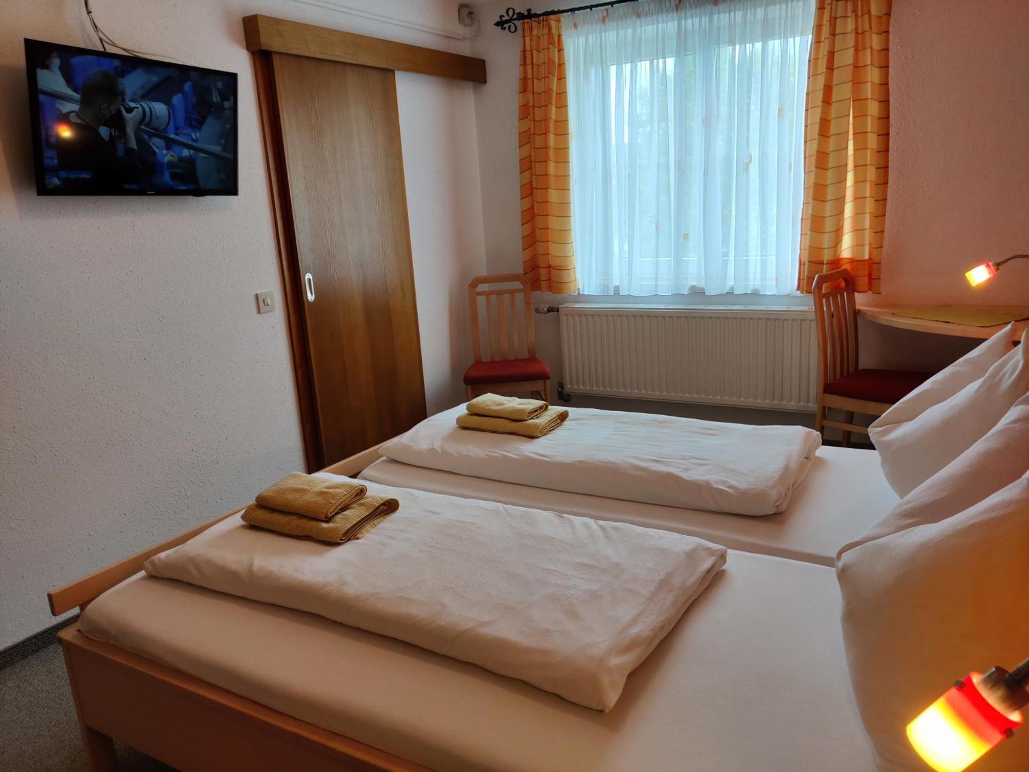 Pension Holzapfel Sankt Georgen im Attergau Luaran gambar