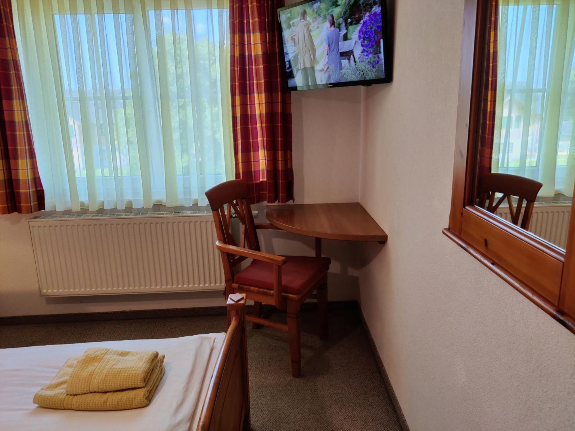 Pension Holzapfel Sankt Georgen im Attergau Luaran gambar